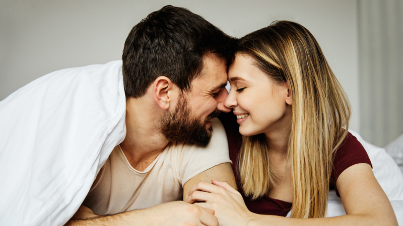 Hướng dẫn cách ấn bụng dưới khi quan hệ để đạt được khoái cảm