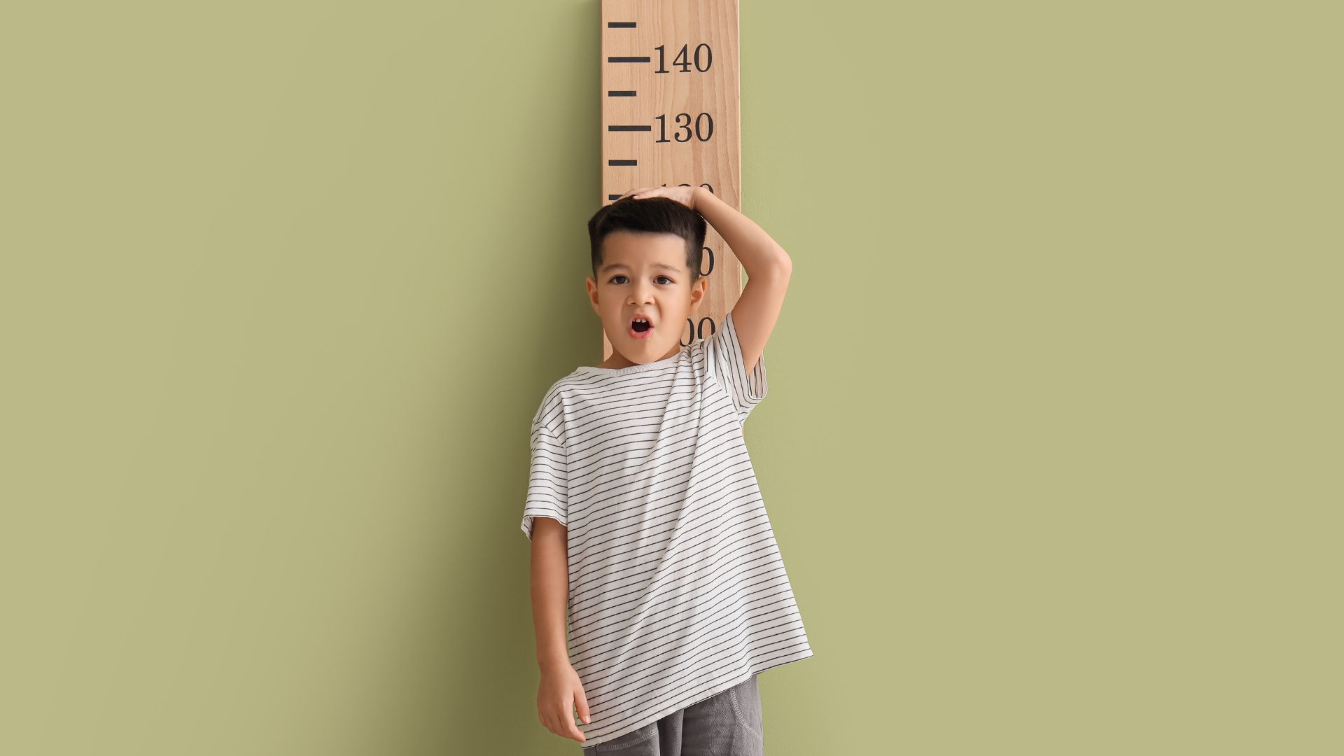 Đo chiều cao đúng cách cho trẻ