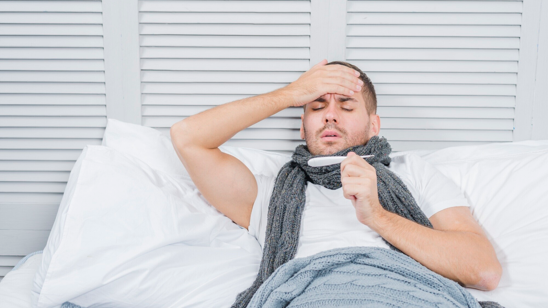 Sốt nhẹ kéo dài là dấu hiệu sớm của nhiễm HIV