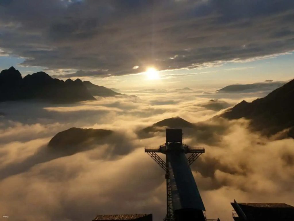 Cầu kính Rồng Mây