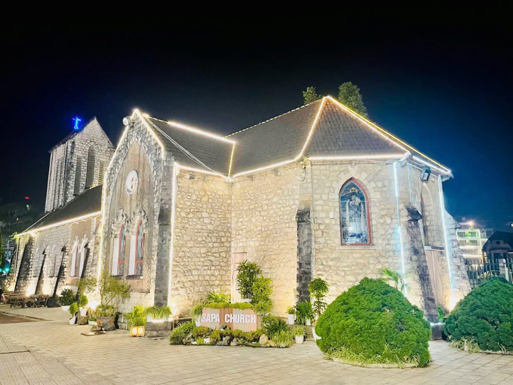 Nhà thờ đá Sapa