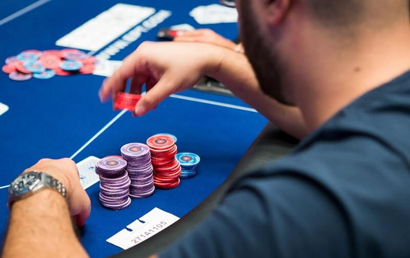 Donk Bet Trong Poker Là Gì? Vì Sao Người Chơi Chuyên Nghiệp Ít Khi Sử Dụng?