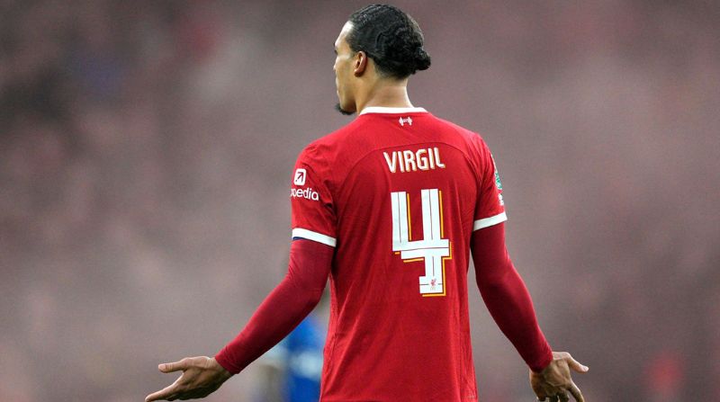 Ý nghĩa áo số 4: Di sản trung vệ thép & tiền vệ phòng ngự